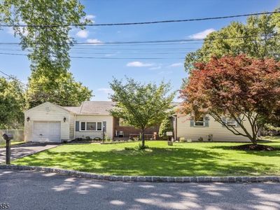 Property at 5 Pinewood Ter, Fairfield, NJ