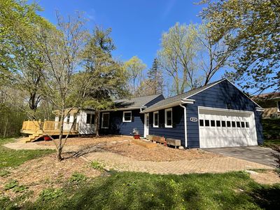 2737 Meadowvale Dr SE