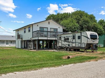 654 Calumet Dr