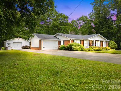 805 Pine Hill Dr