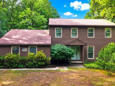 Property at 14 Thoroughbred Way, Clifton Park, NY