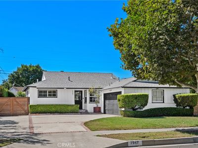 7947 Amestoy Ave