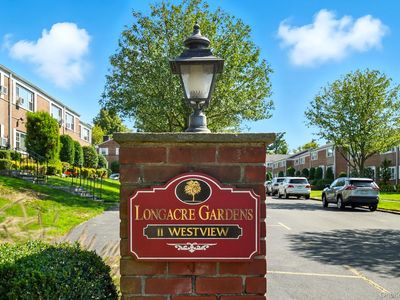 11 Westview Avenue #8-2