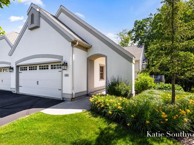 588 Enclave Ct SE #20