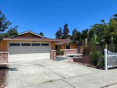 2631 Lombard Ave