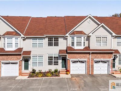 50 Gallop Ln