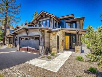 10109 Corrie Ct