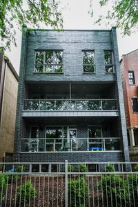 1751 W Roscoe St APT 1S