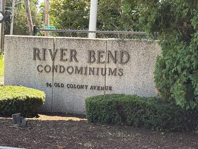 96 Old Colony Ave APT 123