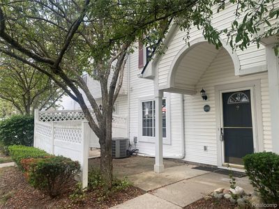 22192 Cape Cod Way