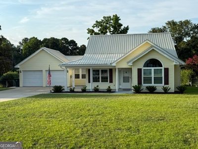 2121 Alexis Dr