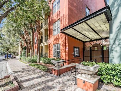 2410 W Azeele St UNIT 220