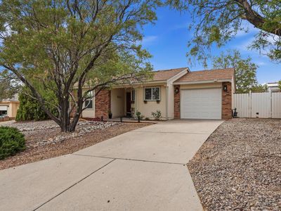 1961 Roanoke Dr NE