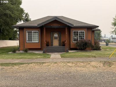 1390 Alder St