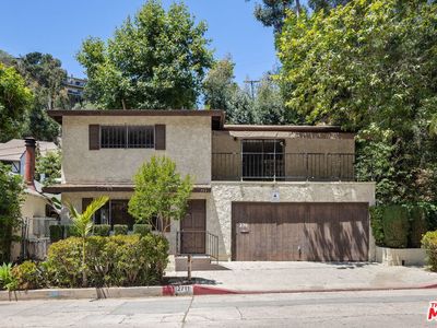 2711 Canyon Dr