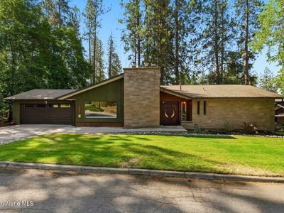 1023 N Crestline Dr