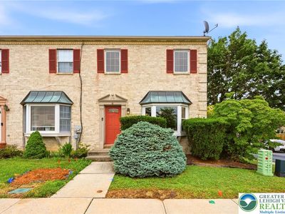 8 Lincoln Pl