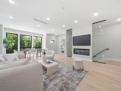 24 Lincoln St Floor 2