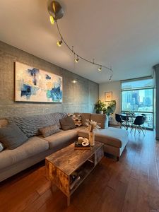 800 The Mark Ln Unit 1002