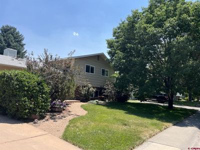 107 Akard Avenue