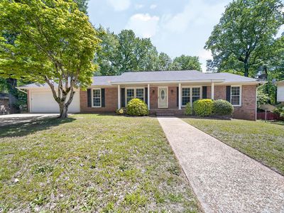 6238 Ashwood Dr