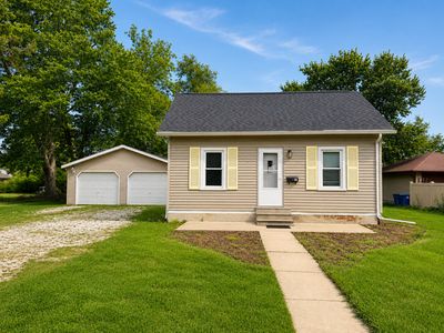 111 Maple Ave