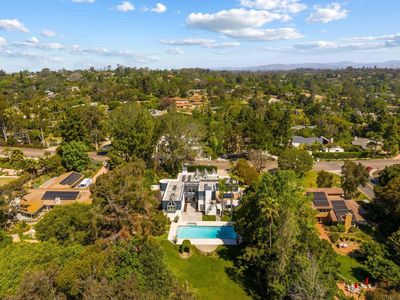 4557 Vista De La Tierra