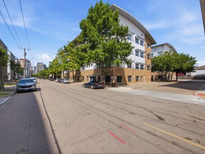 3015 Bryan St APT 2F
