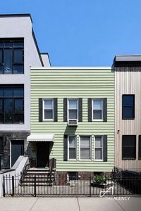 182 Russell St #8