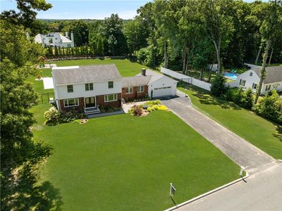 16 Lennon Rd