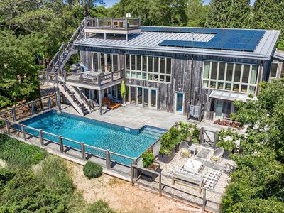 32 Tuthill Ln