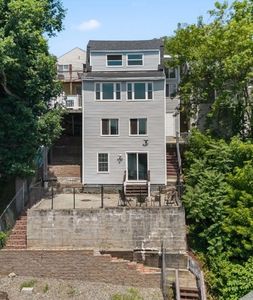 20-20 Oakland Ave #B