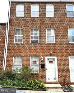 1009 Somerset St