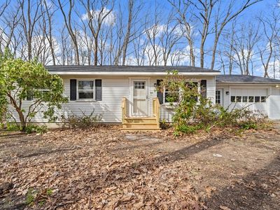 53 Little Turnpike Rd