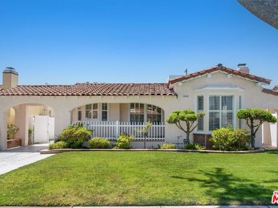 Property at 7905 West Blvd, Inglewood, CA