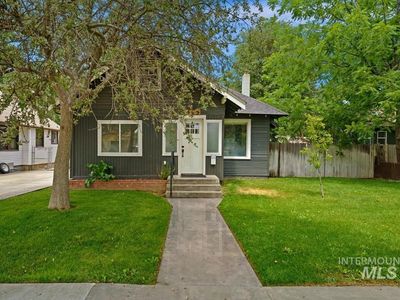 415 6th Ave S