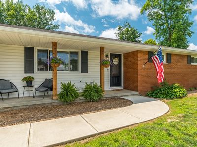 180 Floral Acres Dr
