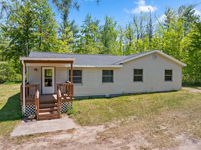 2075 Lone Pine Rd