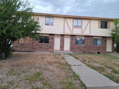 9-15 Castle Royal Dr