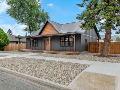 1004 Walnut St