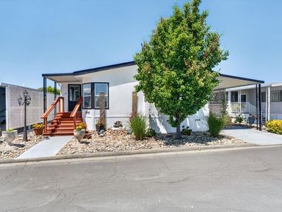 146 Stratford Way
