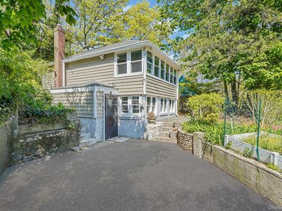 65 Woodlawn Road