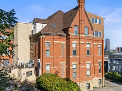 66 Pius St APT L101