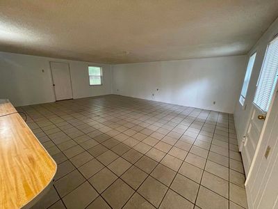 2305 Vivian Dr