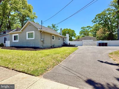 16 E 9th Ave