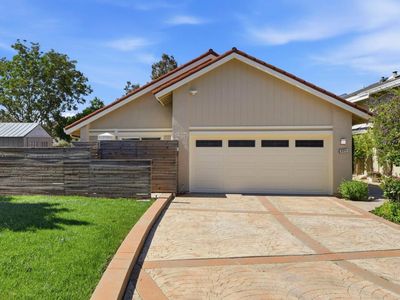2372 Apsis Ct