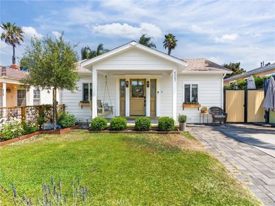 527 W Mariposa Ave