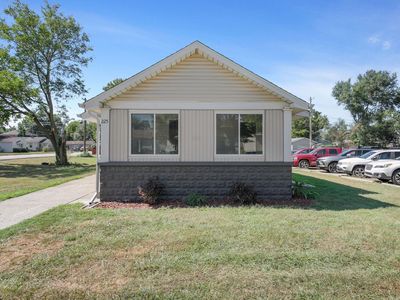225 Melville St