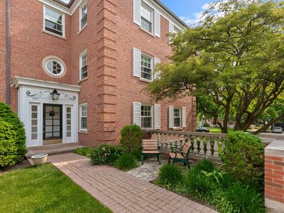 1412 Hinman Ave APT 2W