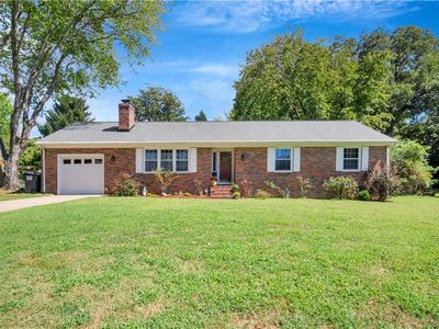 111 Laurel Ln